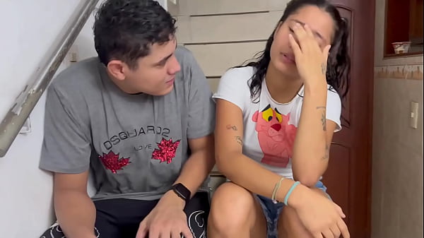Hago un canje con mi linda hermanastra a cambio de follarmela.